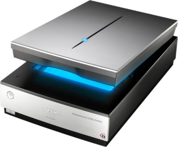 Epson Perfection V700 Photo Scanner - ONLINE ONLY